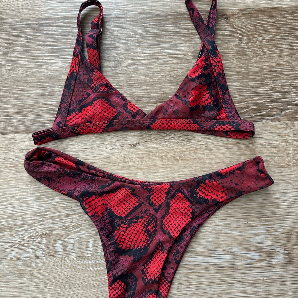 Zaful Red Snake Print Bikini High-Cut Cheeky